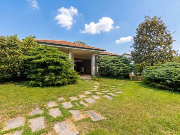 casa indipendente in vendita a Bernareggio