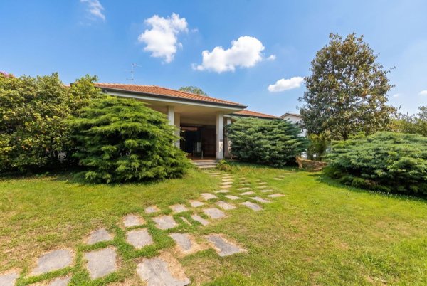 casa indipendente in vendita a Bernareggio