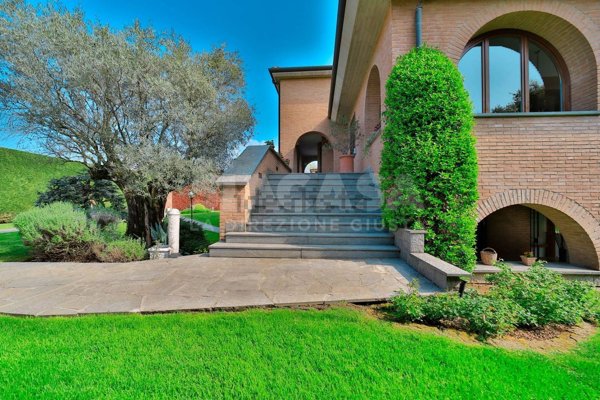 casa indipendente in vendita a Bernareggio