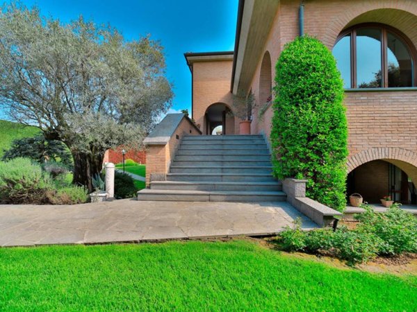 casa indipendente in vendita a Bernareggio