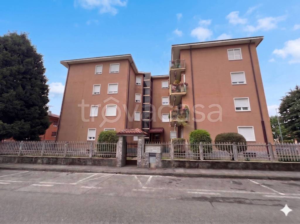 appartamento in vendita a Bernareggio in zona Villanova
