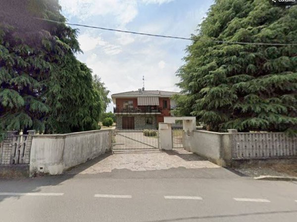 casa indipendente in vendita a Bernareggio