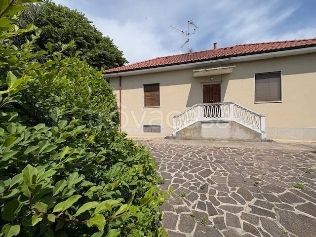 casa indipendente in vendita a Bernareggio
