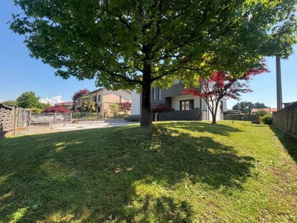 casa indipendente in vendita a Bernareggio