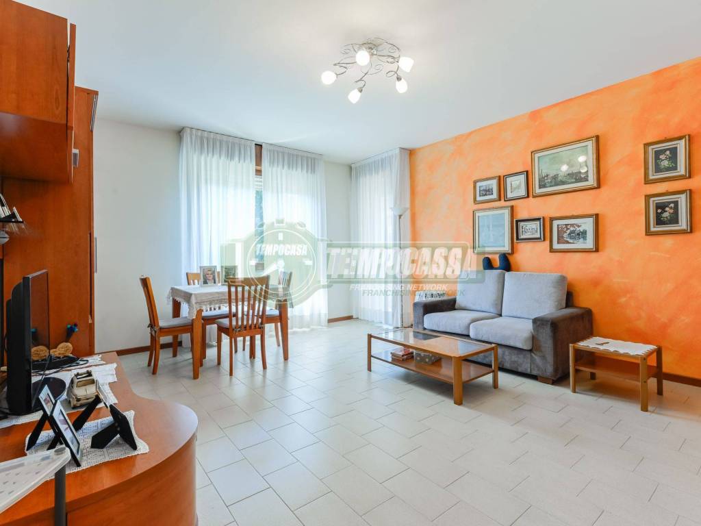 appartamento in vendita a Bernareggio