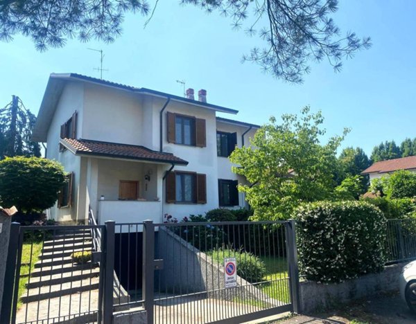 casa indipendente in vendita a Bernareggio