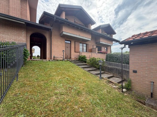 casa indipendente in vendita a Bernareggio