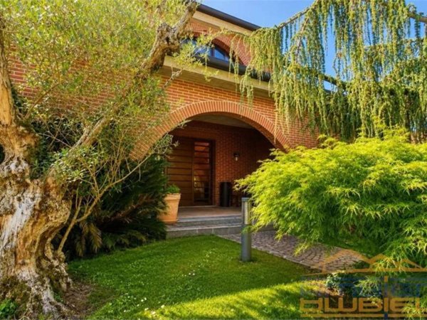 casa indipendente in vendita a Bernareggio in zona Villanova