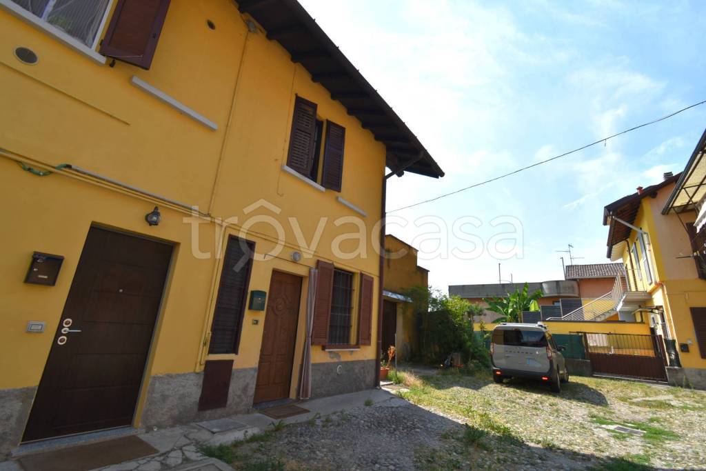 casa indipendente in vendita a Bernareggio