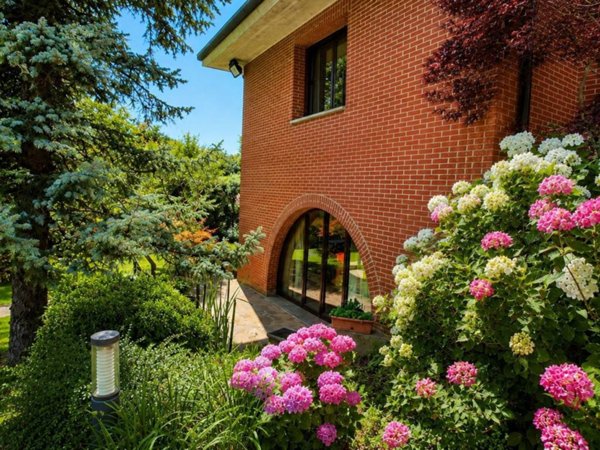 casa indipendente in vendita a Bernareggio in zona Villanova