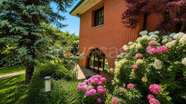 casa indipendente in vendita a Bernareggio in zona Villanova