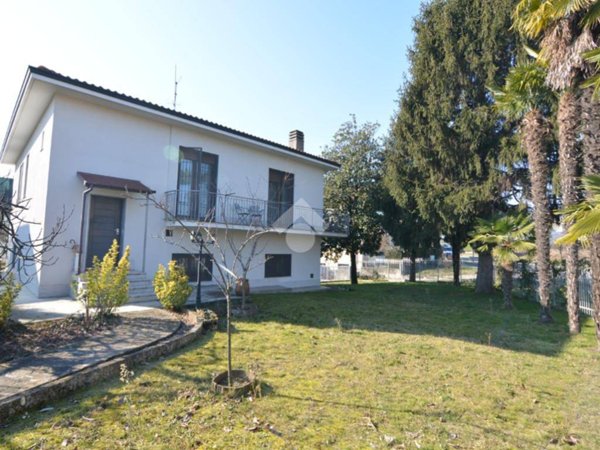 casa indipendente in vendita a Bernareggio in zona Villanova