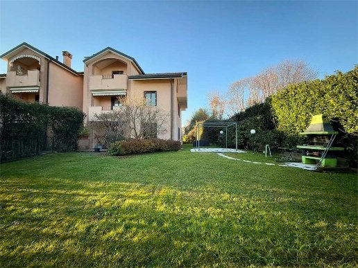 appartamento in vendita a Bernareggio in zona Villanova