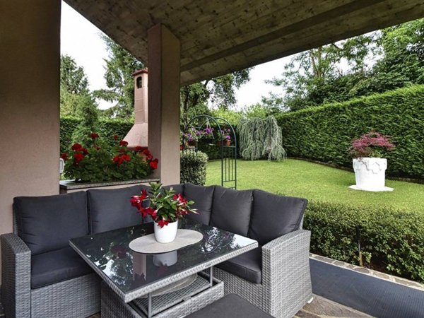 casa indipendente in vendita a Bernareggio