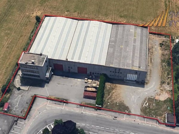 locale commerciale in vendita a Bernareggio in zona Villanova