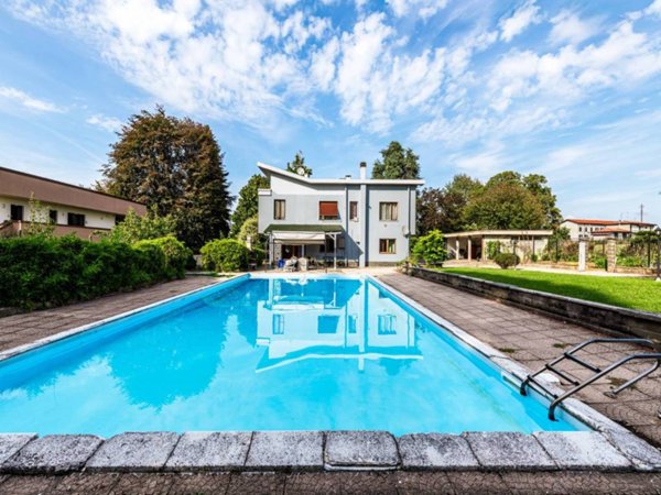 casa indipendente in vendita a Bernareggio in zona Villanova