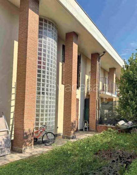casa indipendente in vendita a Bernareggio in zona Villanova