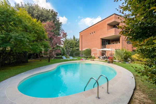 casa indipendente in vendita a Bernareggio
