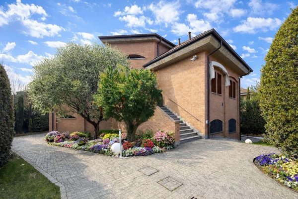 casa indipendente in vendita a Bernareggio in zona Villanova