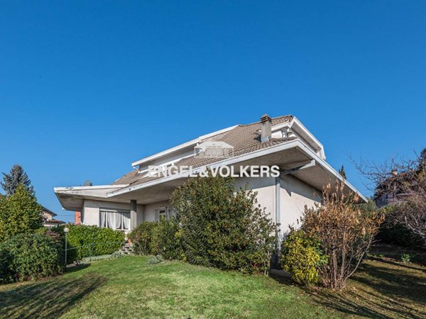 casa indipendente in vendita a Besana in Brianza in zona Montesiro