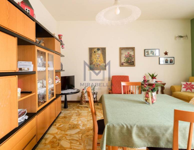 appartamento in vendita a Besana in Brianza