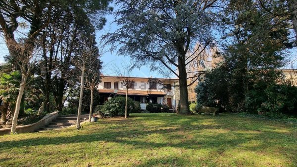 casa indipendente in vendita a Besana in Brianza