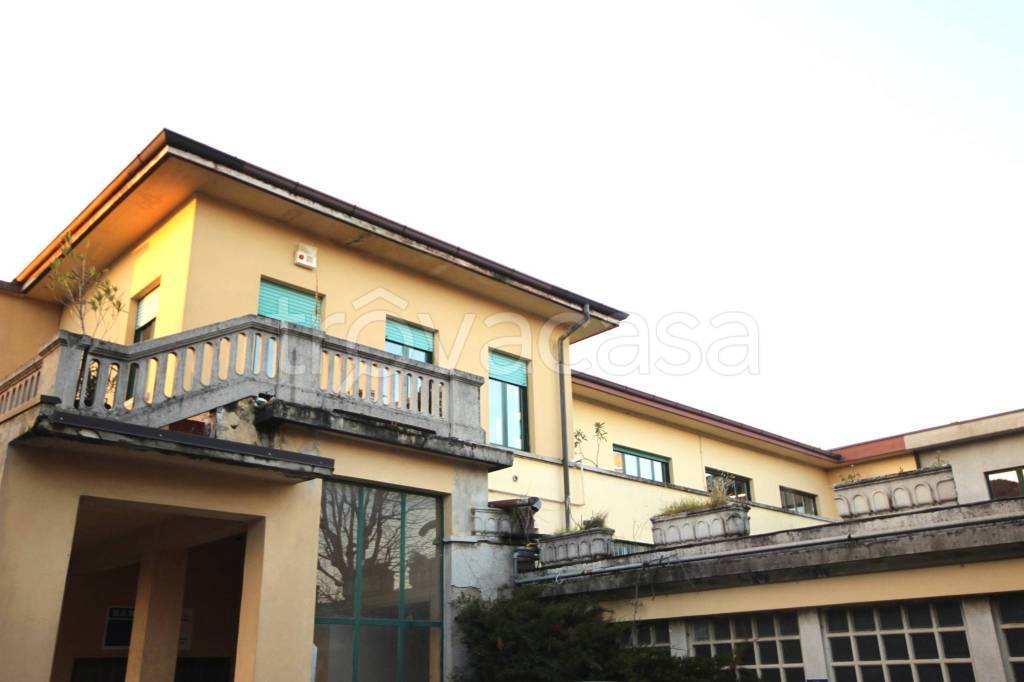 appartamento in vendita a Besana in Brianza in zona Calò