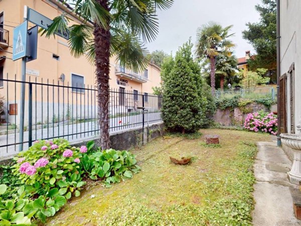 appartamento in vendita a Besana in Brianza in zona Villa Raverio