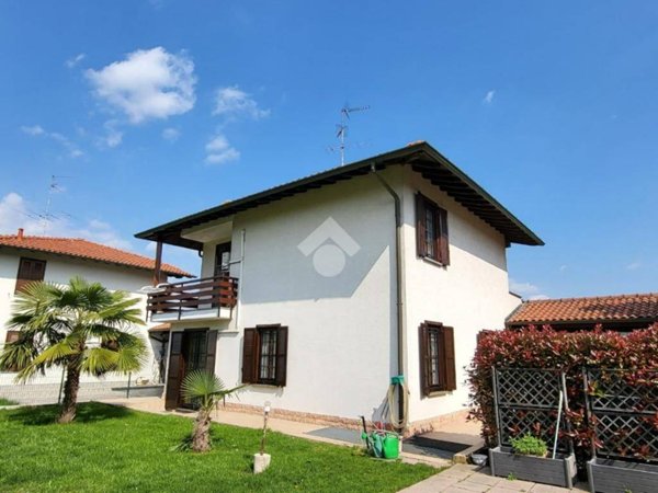 casa indipendente in vendita a Besana in Brianza