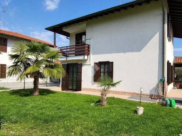 casa indipendente in vendita a Besana in Brianza