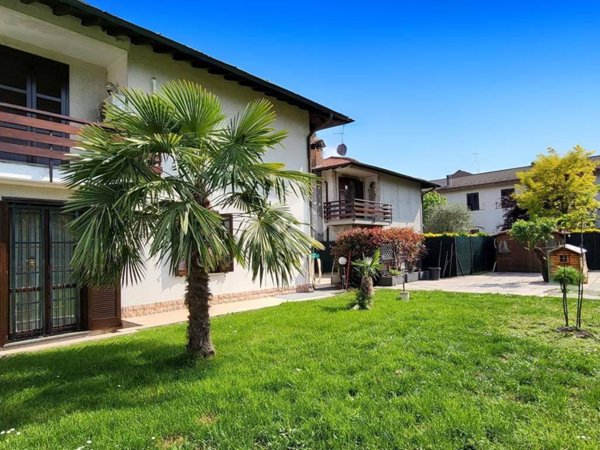 casa indipendente in vendita a Besana in Brianza