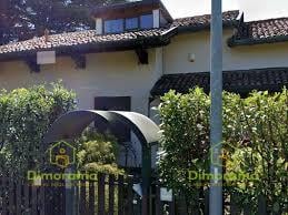 negozio in vendita a Besana in Brianza
