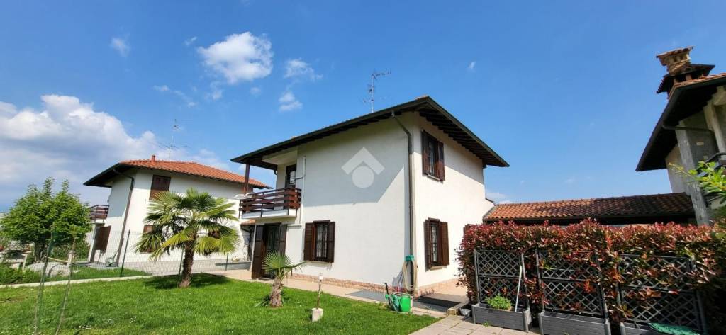 casa indipendente in vendita a Besana in Brianza