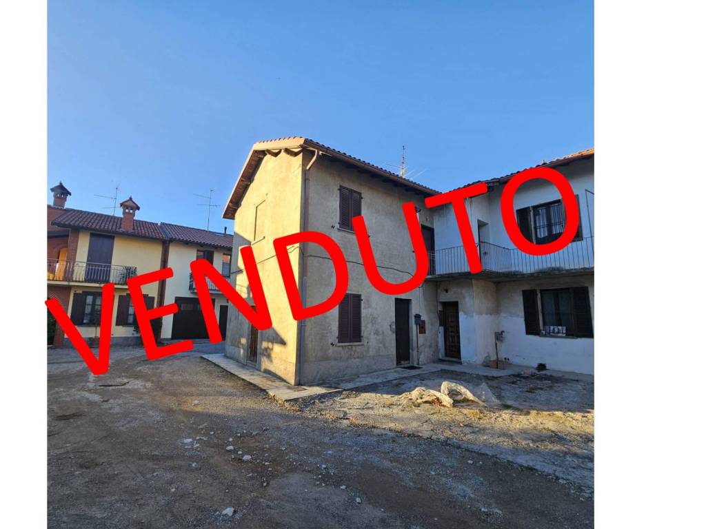 appartamento in vendita a Besana in Brianza in zona Calò