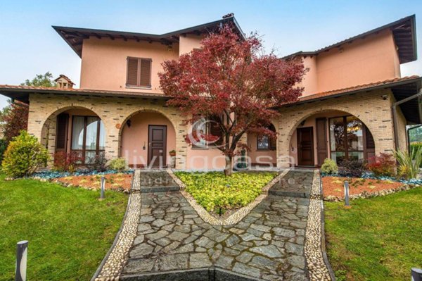 casa indipendente in vendita a Besana in Brianza