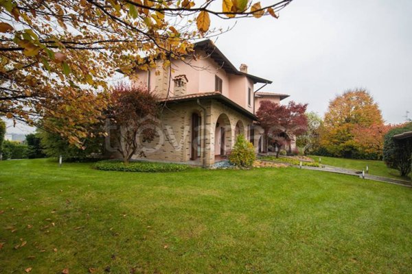 casa indipendente in vendita a Besana in Brianza