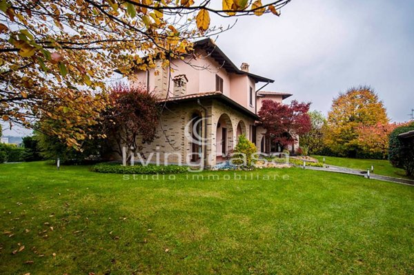 casa indipendente in vendita a Besana in Brianza