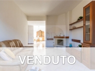 casa indipendente in vendita a Besana in Brianza in zona Villa Raverio