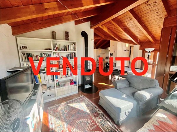 appartamento in vendita a Besana in Brianza in zona Villa Raverio