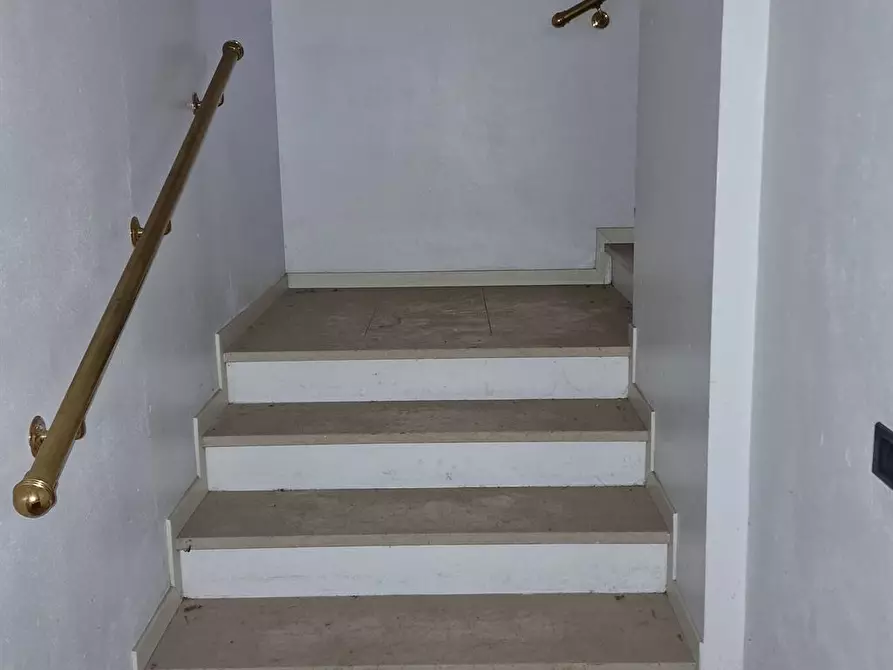 negozio in vendita a Besana in Brianza