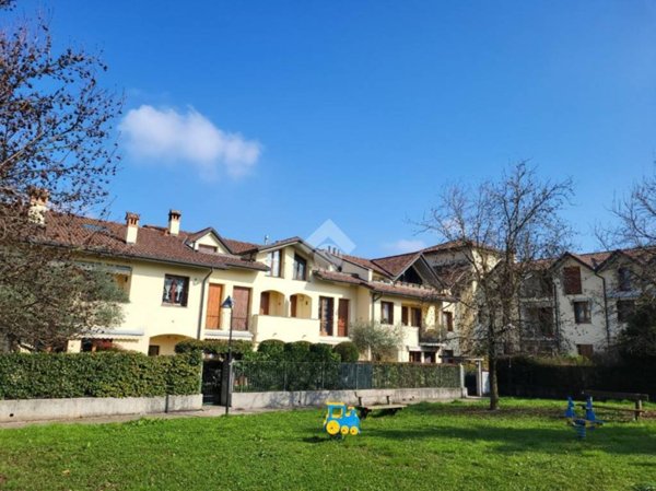 appartamento in vendita a Besana in Brianza