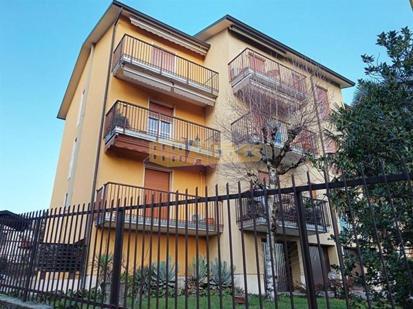appartamento in vendita a Besana in Brianza in zona Montesiro