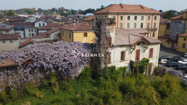 terreno edificabile in vendita a Besana in Brianza