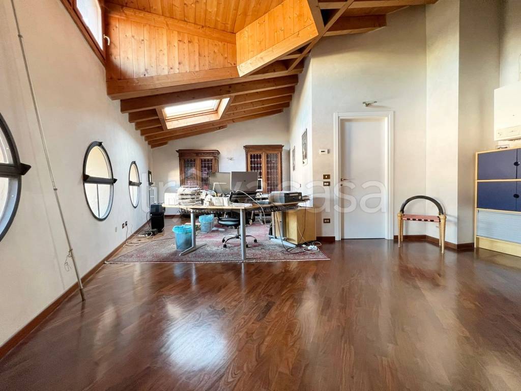 appartamento in vendita a Besana in Brianza