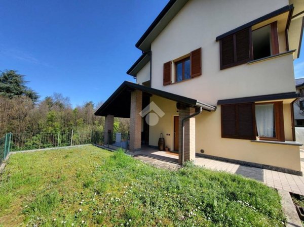 casa indipendente in vendita a Besana in Brianza