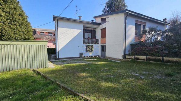 casa indipendente in vendita a Besana in Brianza