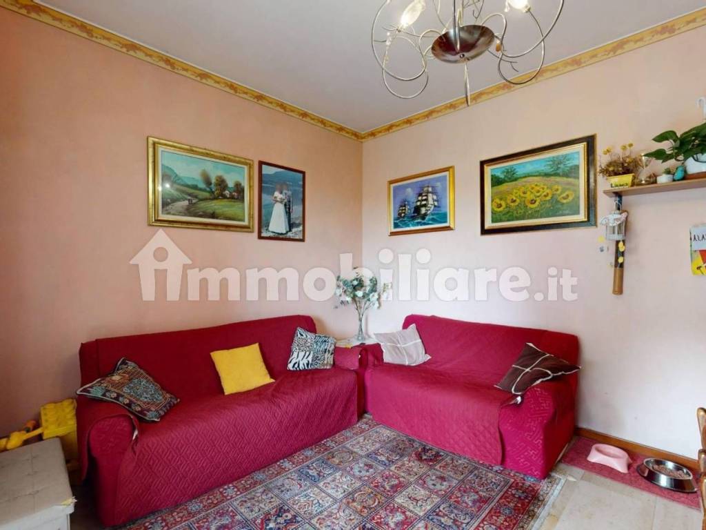 appartamento in vendita a Besana in Brianza in zona Montesiro
