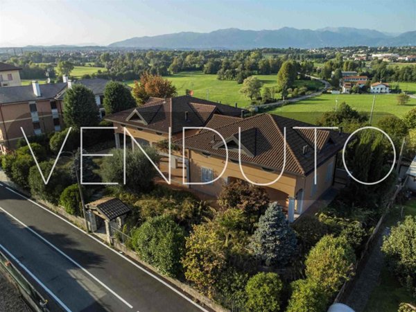 casa indipendente in vendita a Besana in Brianza