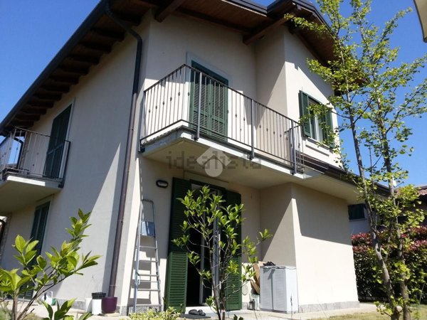 casa indipendente in vendita a Besana in Brianza
