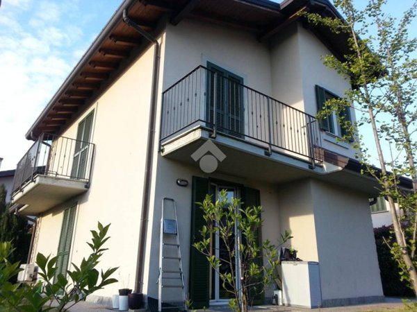casa indipendente in vendita a Besana in Brianza